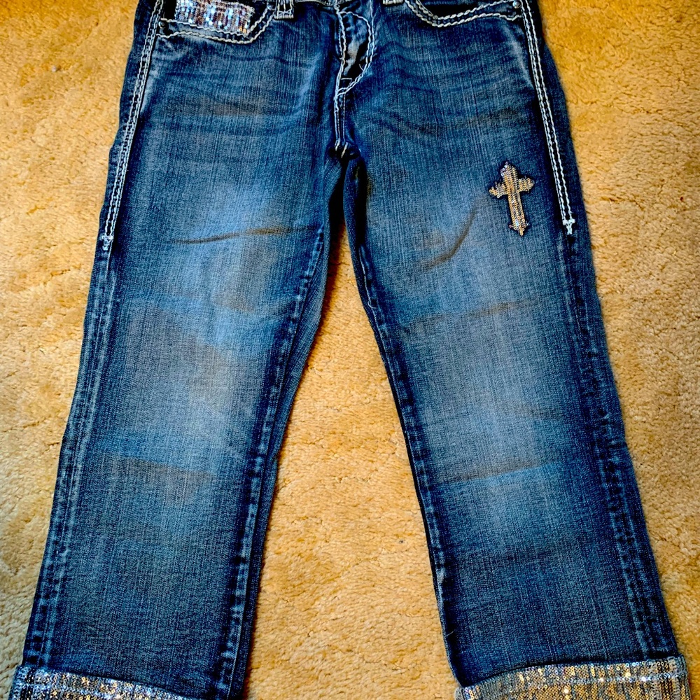 Cowgirl Tuff Co blingy capris! Size 30